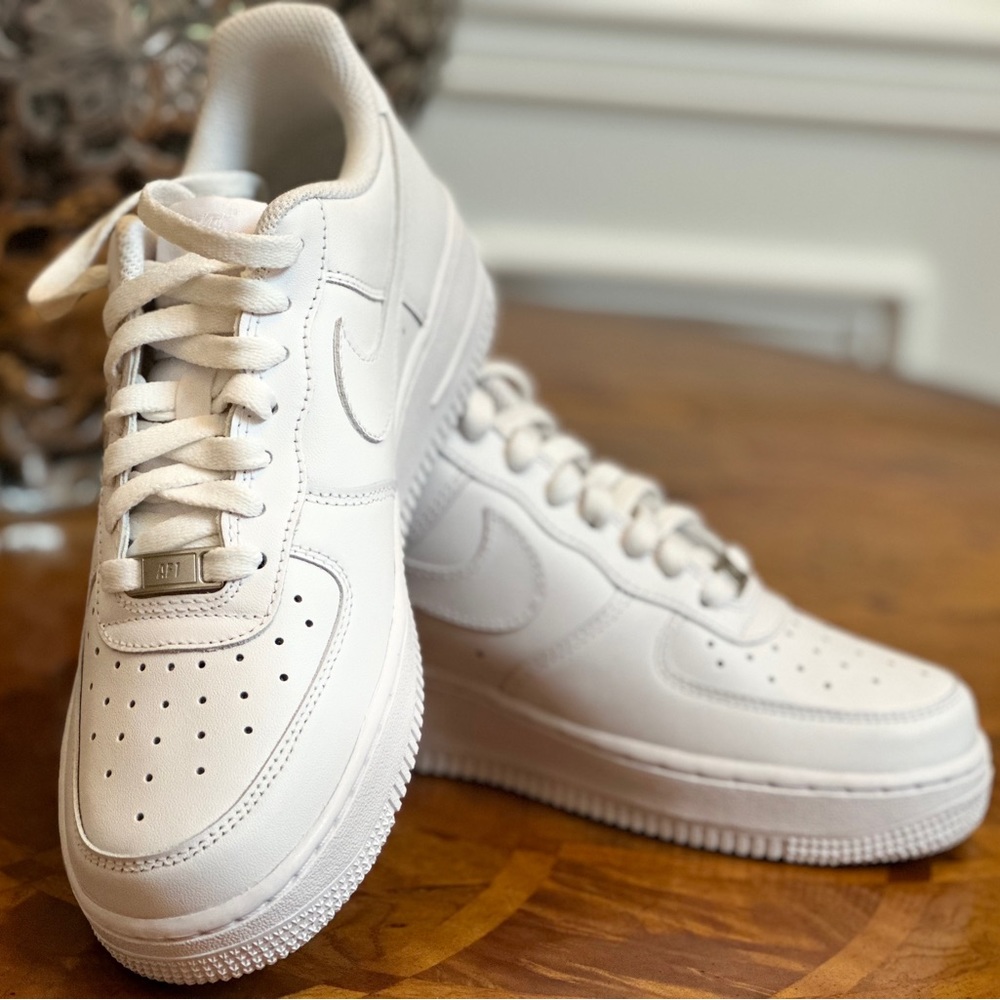 NWT Women’s Nike Air Force 1  ‘07 (with box)